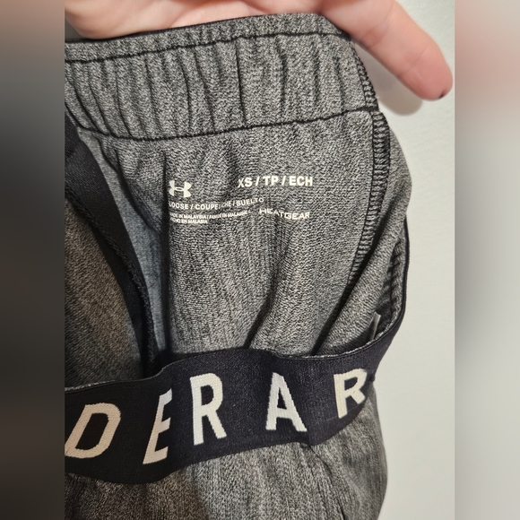 Under Armour Women's Heather Gray and Black Athletic Shorts Size XS - Picture 5 of 5